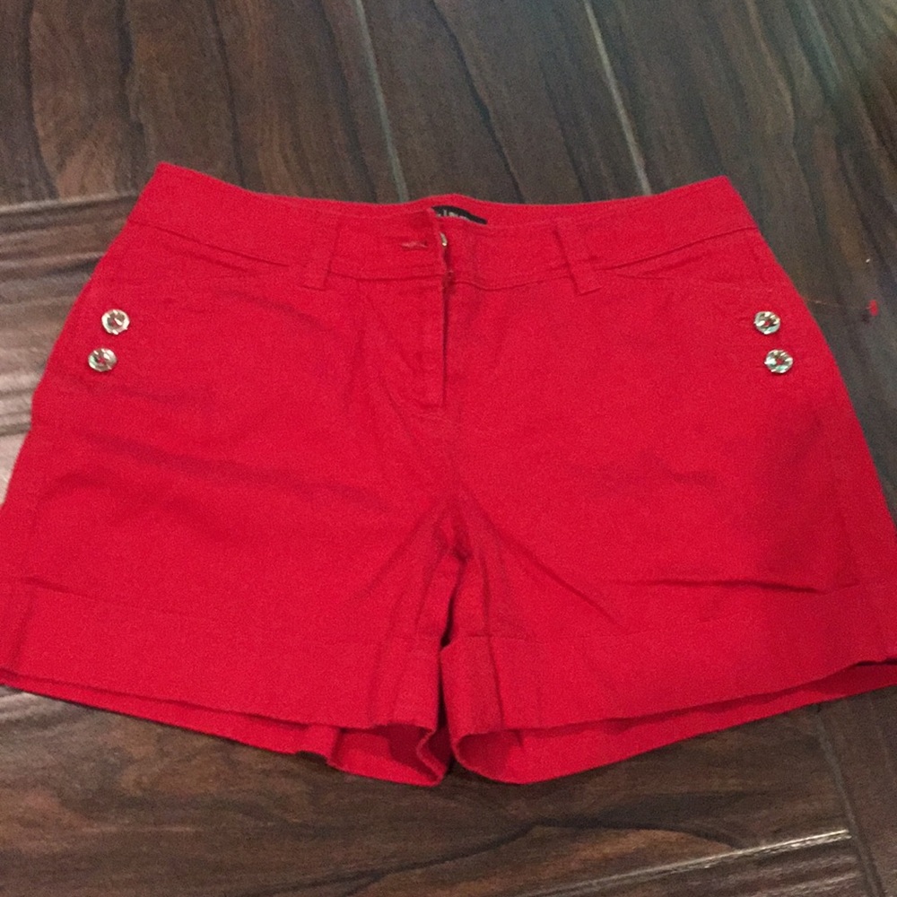 Whitehouse black market Short